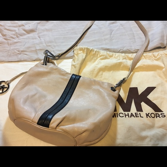 Michael Kors Purse with DustBag 🚨PRICE DROP‼️ - Picture 1 of 8